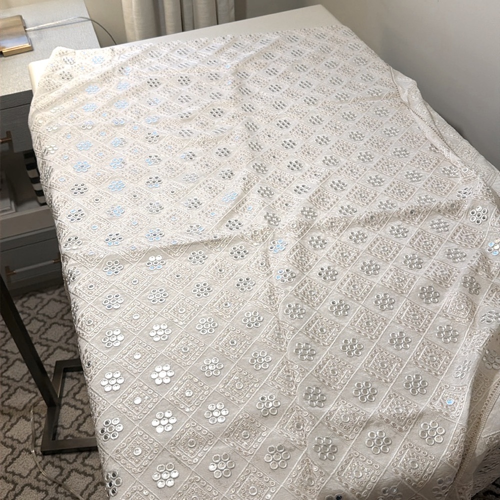 Gorgeous mirror shawl duppata white with gold threads new wrap. Ramadan stole